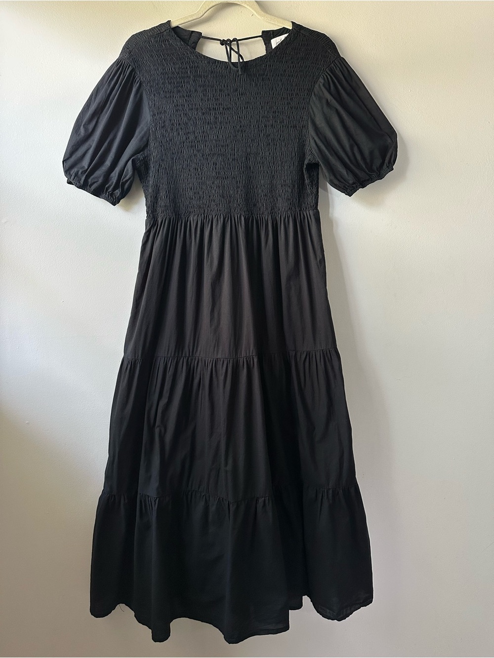 Petal & Pup Naura Black Shirred Tiered Midi Dress Smocked Puff-Sleeve Size 8 - Picture 1 of 10